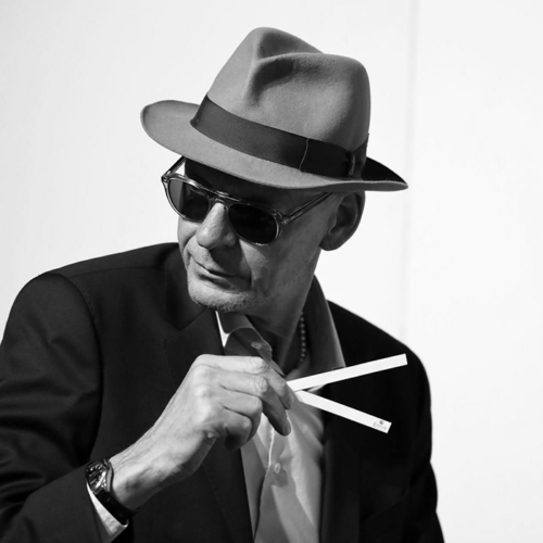 MARC-BUXTON-grey-700